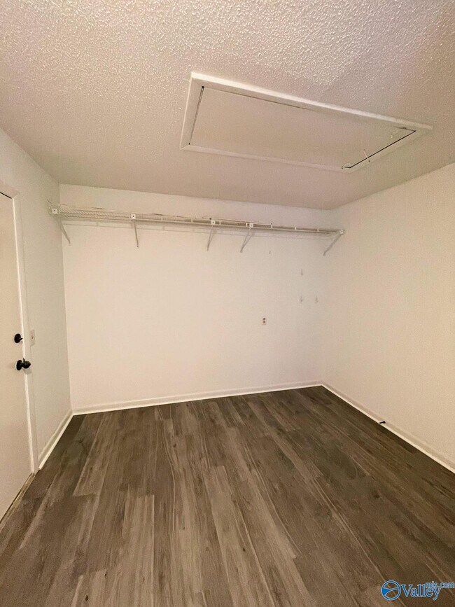 Building Photo - 1501 Westview Dr NW