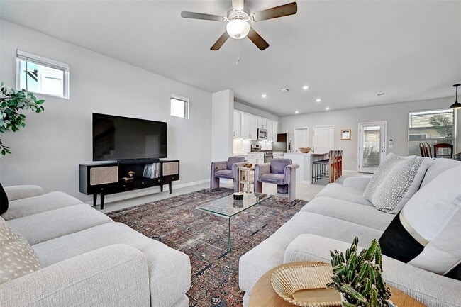 Building Photo - 5309a Baythorne Dr