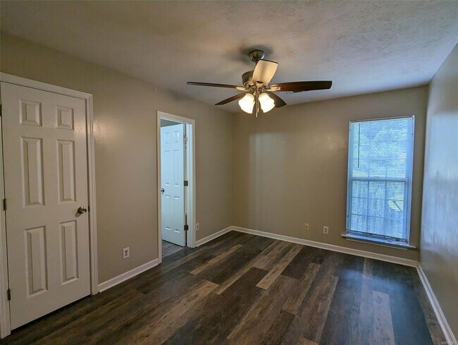 Building Photo - 3653 Edgewood Rd