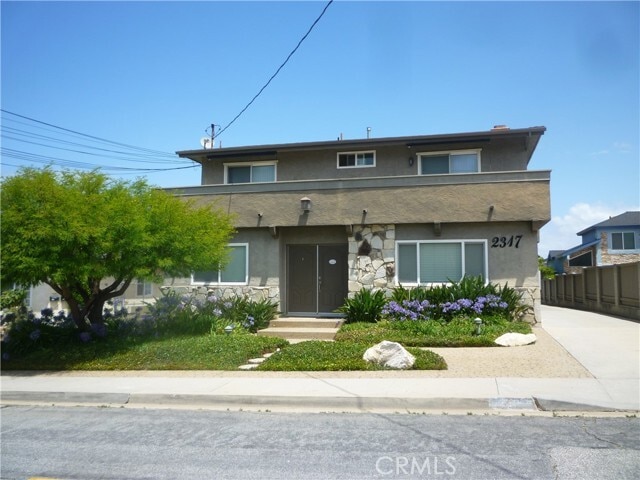 Building Photo - 2317 Marshallfield Ln