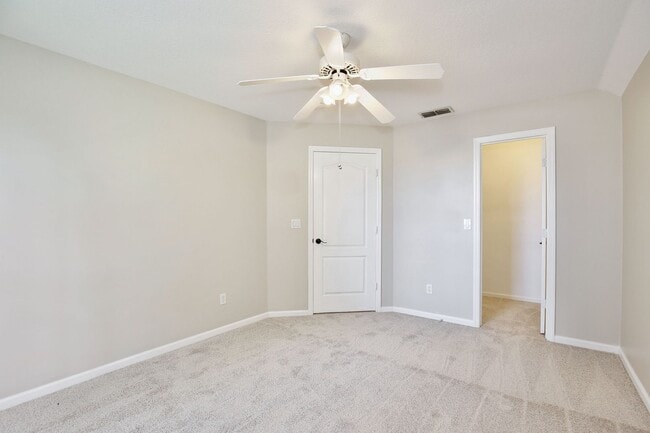 Building Photo - 15601 Bay Vista Dr