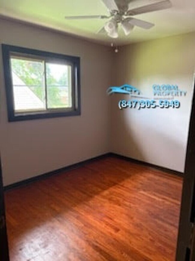Building Photo - 4057 28th Ave