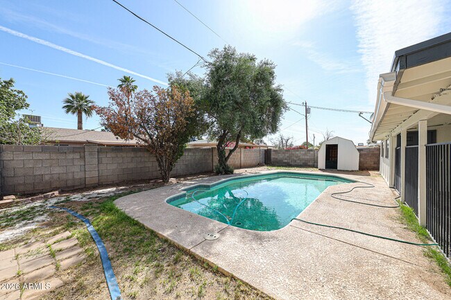 Building Photo - 3119 W Country Gables Dr