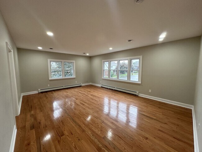 Building Photo - 362 Palisade Ave