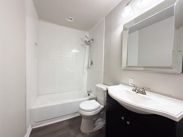 Building Photo - 1307 Janann Ave