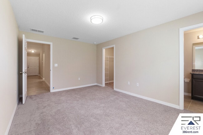 Building Photo - 3 Slumber Path