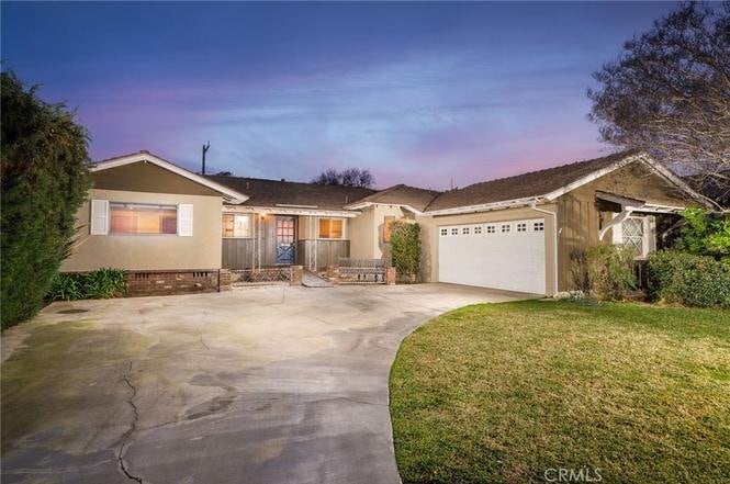 Building Photo - 549 California Dr