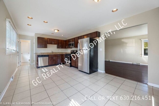 Building Photo - ***2 FREE WEEKS RENT! 3 BDRM DETACHED RANC...