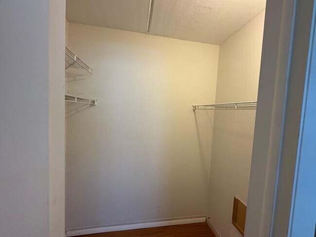 Building Photo - 4500 N Flagler Dr