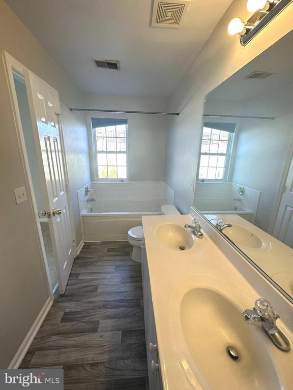 Building Photo - 45514 Cambers Trail Terrace