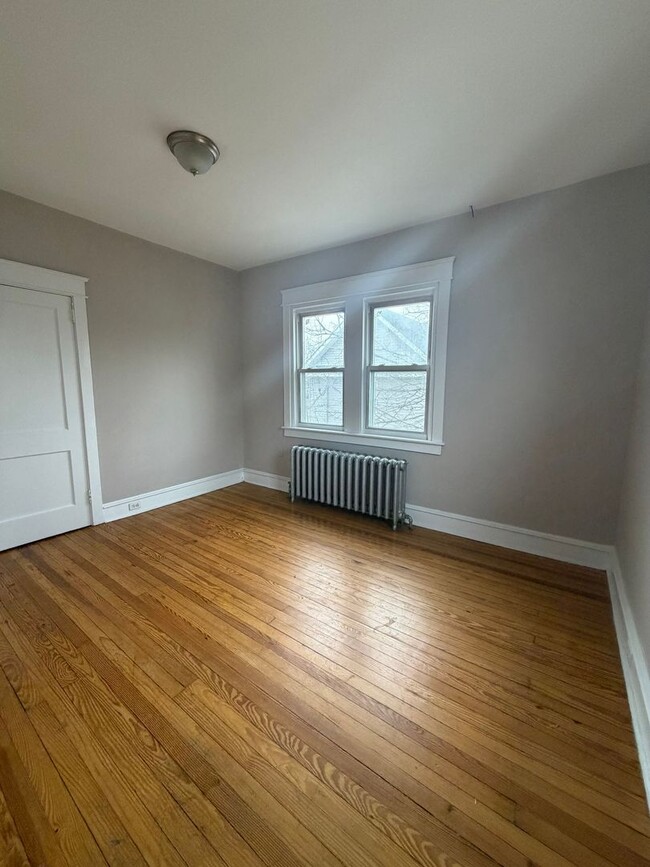 Building Photo - 1010 Chestnut St