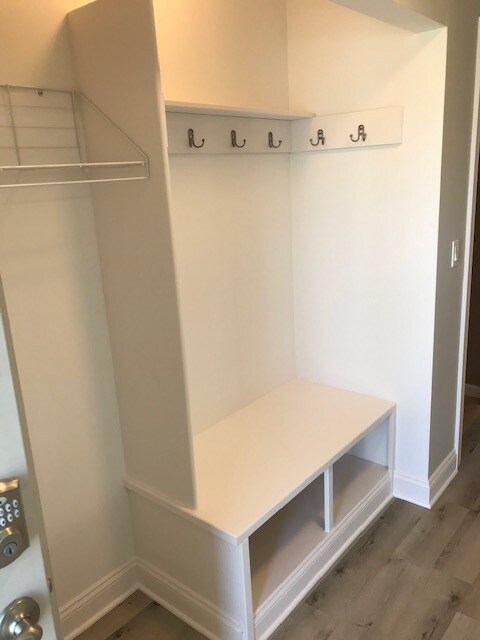 Building Photo - 87 Erie Beach Rd