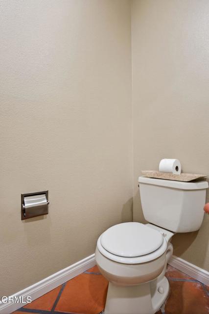 Building Photo - 1525 Fairway Dr