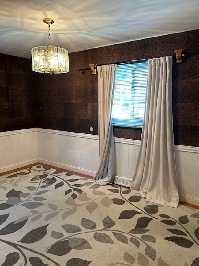 Building Photo - 1842 Gentian Dr SE