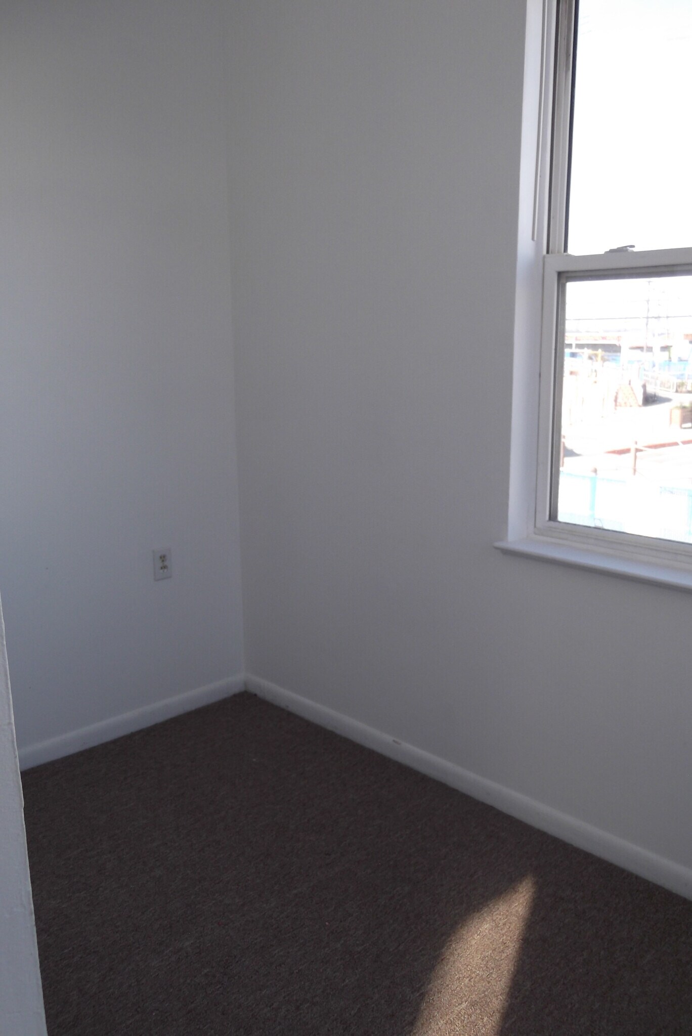 studio - 32 Bay Ave