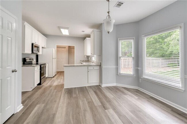 Building Photo - 355 Lamme Chase