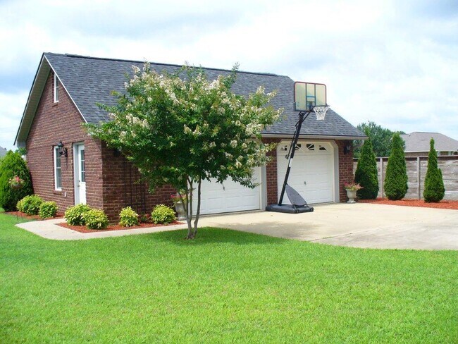 Building Photo - 3095 Caitlynn Dr