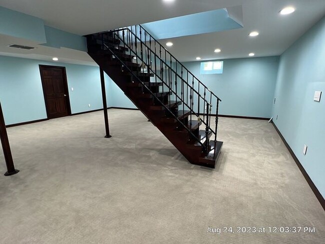 Building Photo - Gorgeous Highland Lakes Home