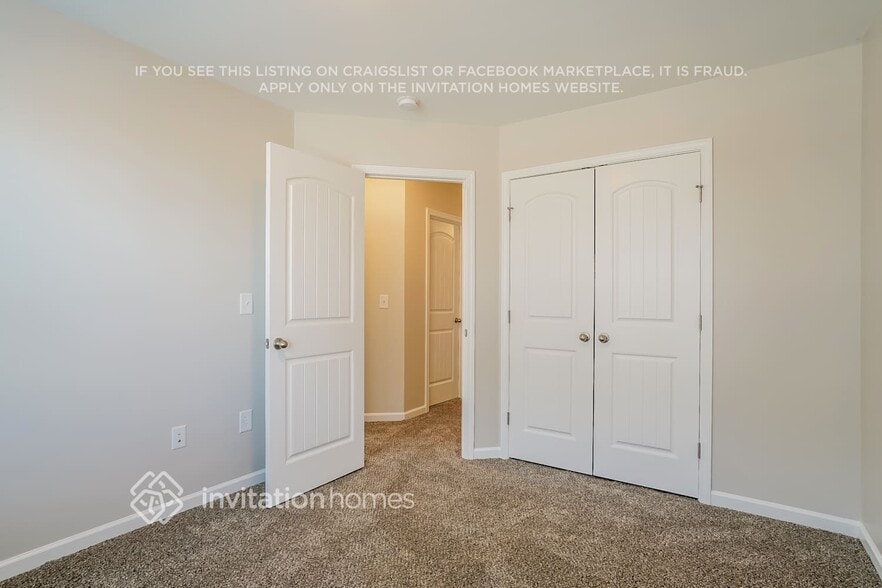 Building Photo - 7808 Weathered Oak Way