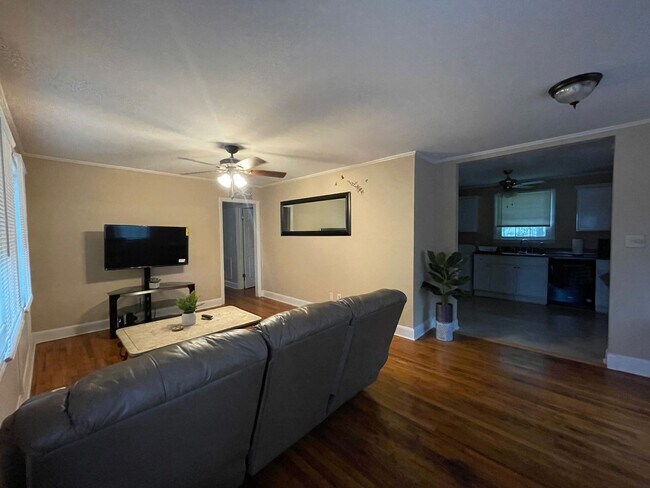 Building Photo - 406 Buie Ct
