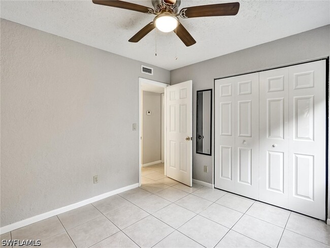 Building Photo - 4621 Bayshore Dr