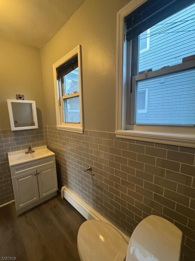 Building Photo - 381 Lanza Ave