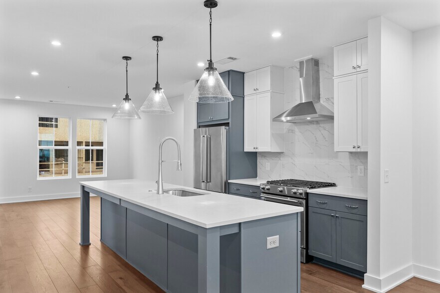 Building Photo - 201 New St