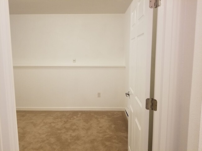 Building Photo - 4B/2B Home with Attached Garage in Longmon...