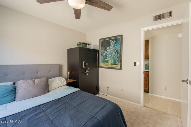 Building Photo - 3829 E Ahwatukee Dr