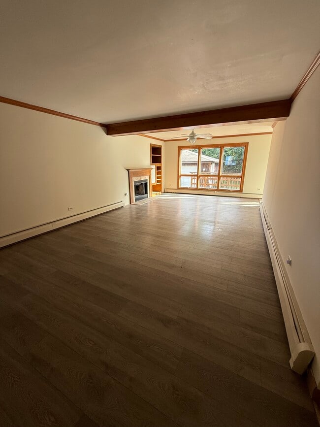 Building Photo - 3007 Lincoln Rd