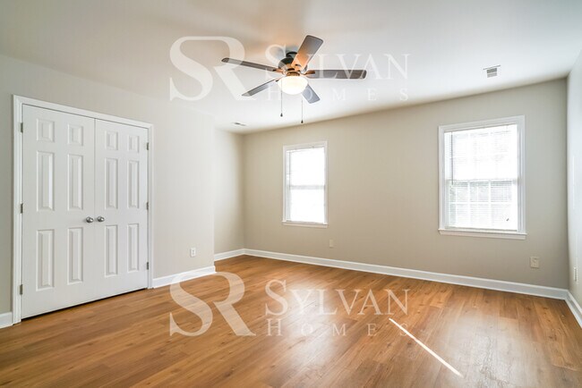 Building Photo - Enjoy Relaxation & Sophistication in this ...