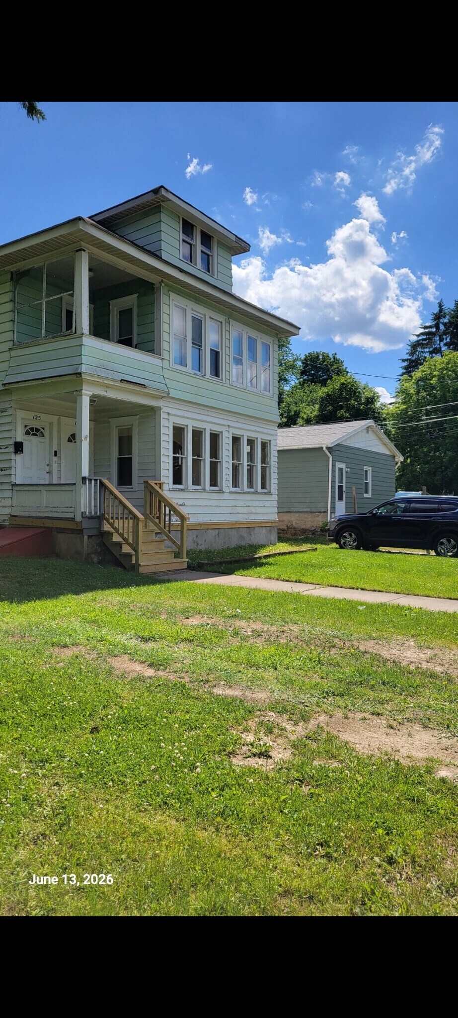 Building Photo - 127 Hutchinson Ave
