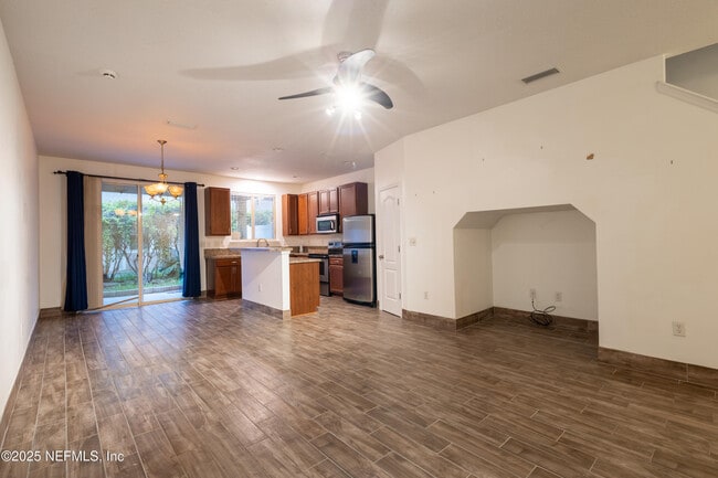 Building Photo - 8870 Inlet Bluff Dr