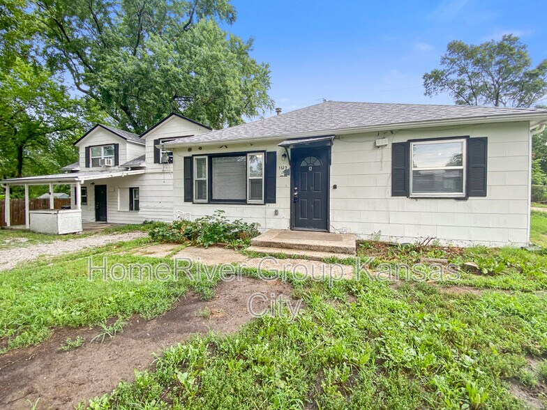 Building Photo - 1123 S Haden St