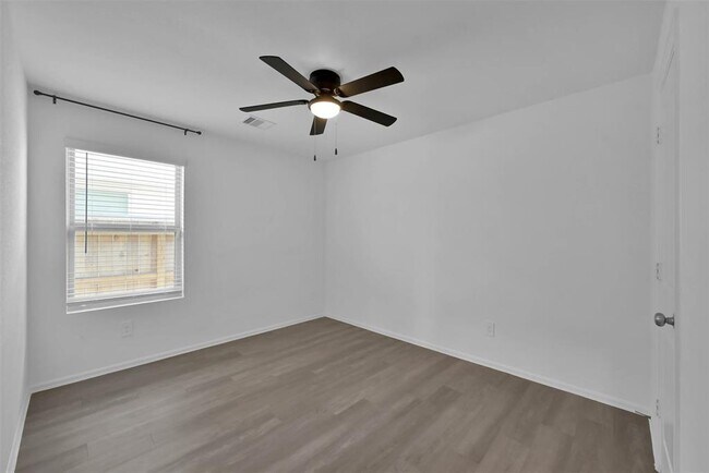 Building Photo - 3795 Solanum Dr