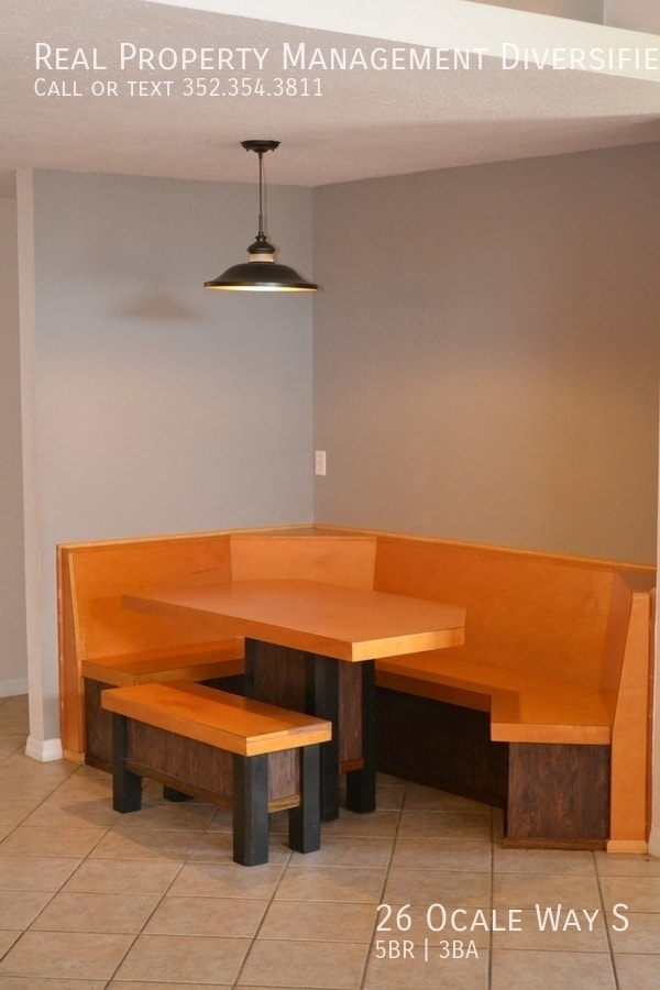 Building Photo - 26 Ocale Way S