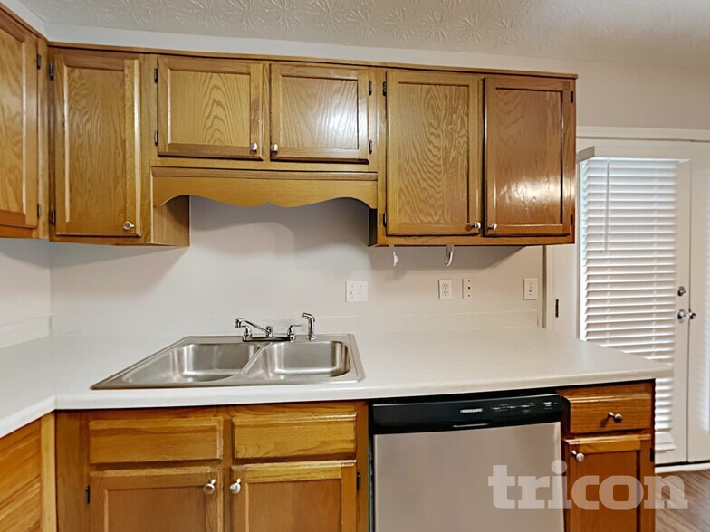 Building Photo - 1858 Hickory Creek Ct NW