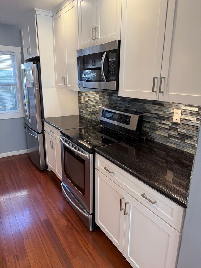 Building Photo - 2 Bed 1 Bath Condo W/ Garage In Orinda