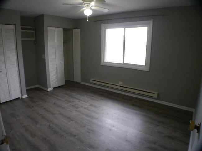 Building Photo - 11810 S Komensky Ave