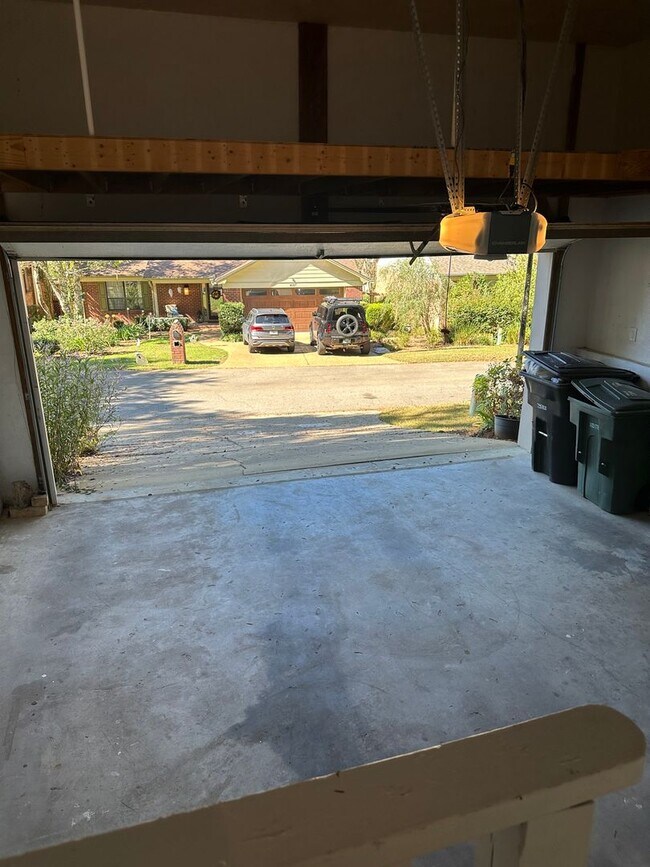 Building Photo - Killearn Pebble Creek HOA Community 2/2 Si...