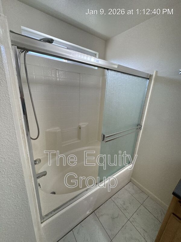 Building Photo - 816 W Loyola Ave