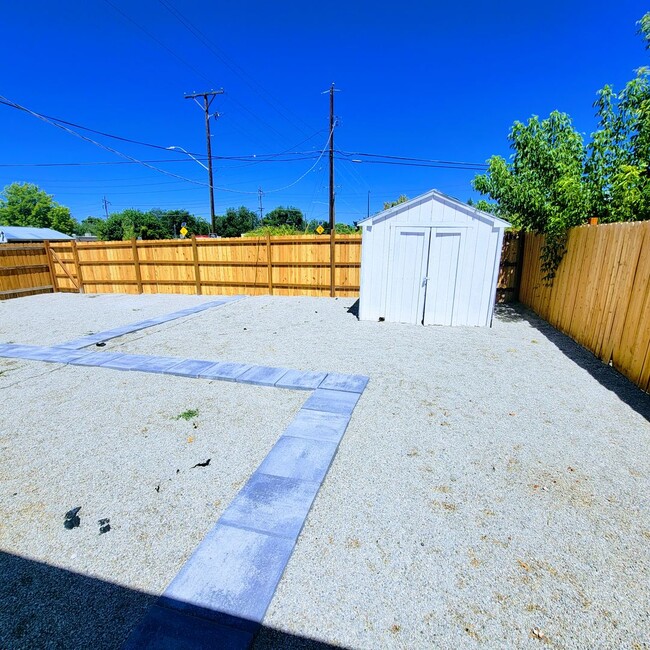 Building Photo - Gorgeous Newly Remodeled House!!