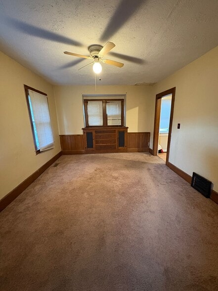 Building Photo - 1380 Berdan Ave