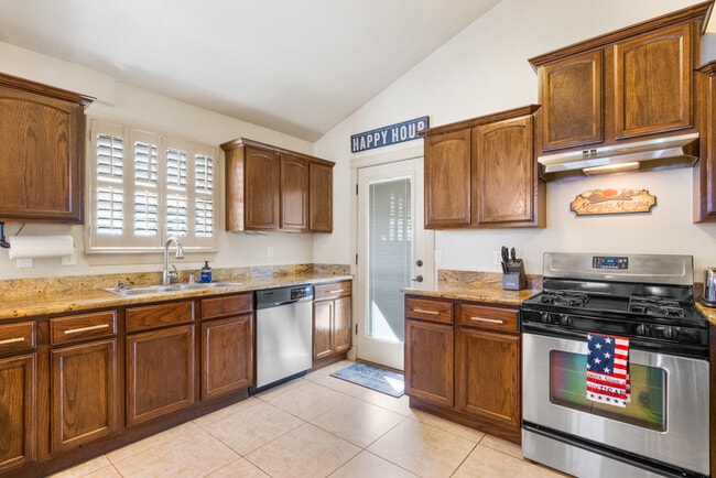 Kitchen - 11341 Manuel Moreno Dr