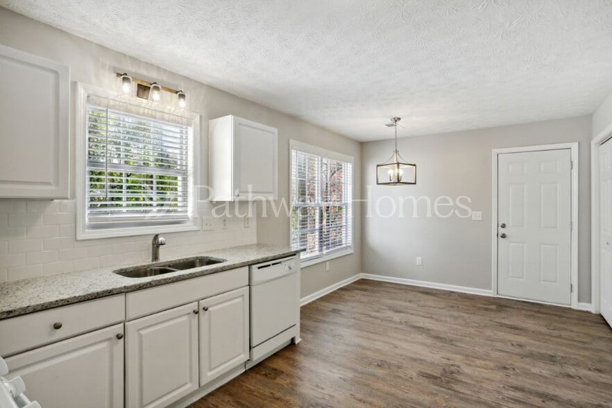 Building Photo - 62 Nellie Brook Dr SW