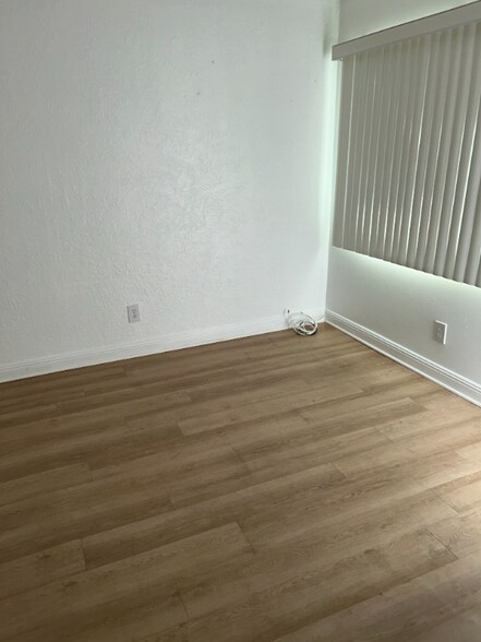 Building Photo - 855 Buena Vista St