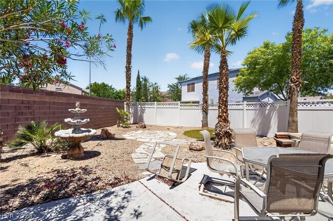 Building Photo - 8307 Ivy Leaf St