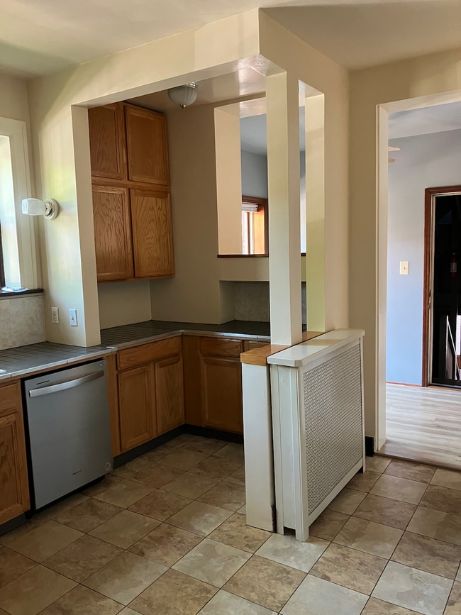 Building Photo - 4945 N Washtenaw Ave