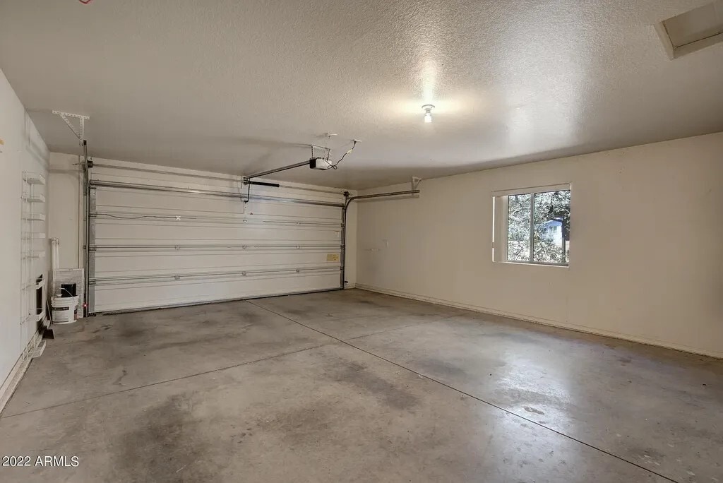 Garage - 502 E Saguaro Cir