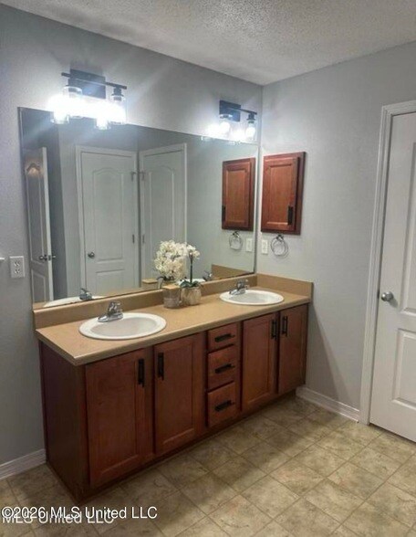 Building Photo - 3506 Springwood Ln
